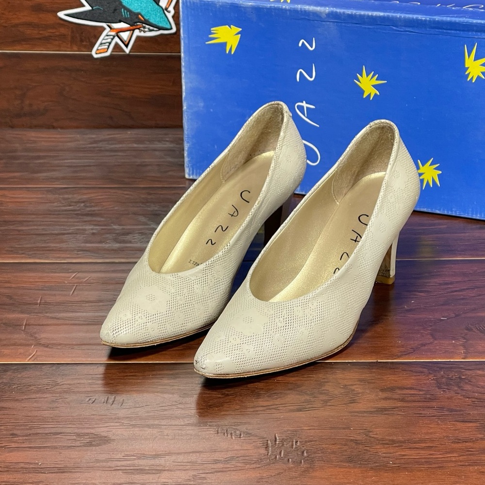 Chic Cream Heels by